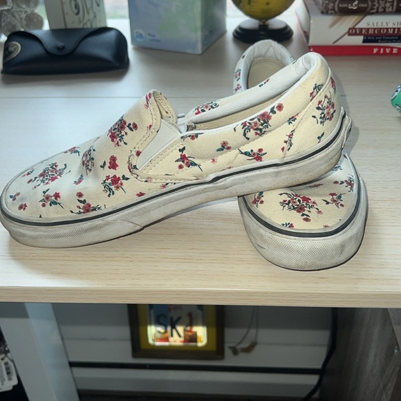 Vans woman’s size 8 lightly used - Picture 2 of 7